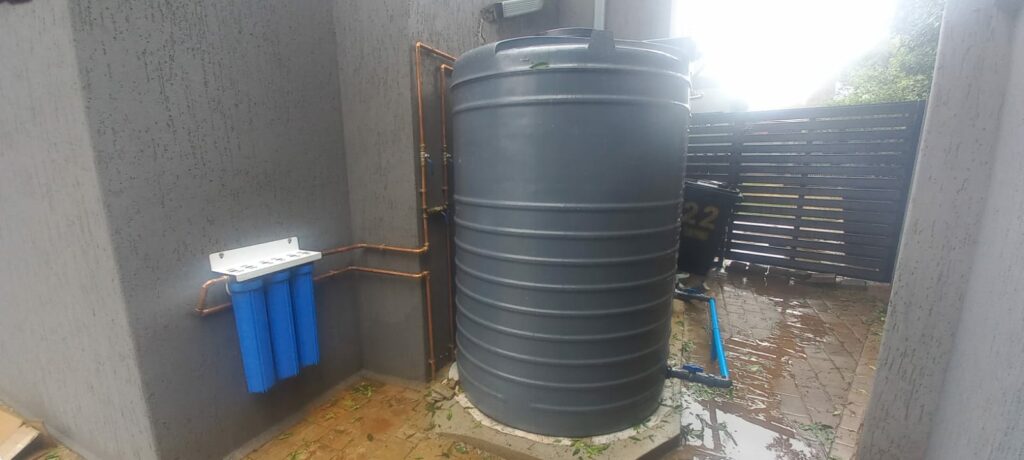 Water Tank System with Filtration